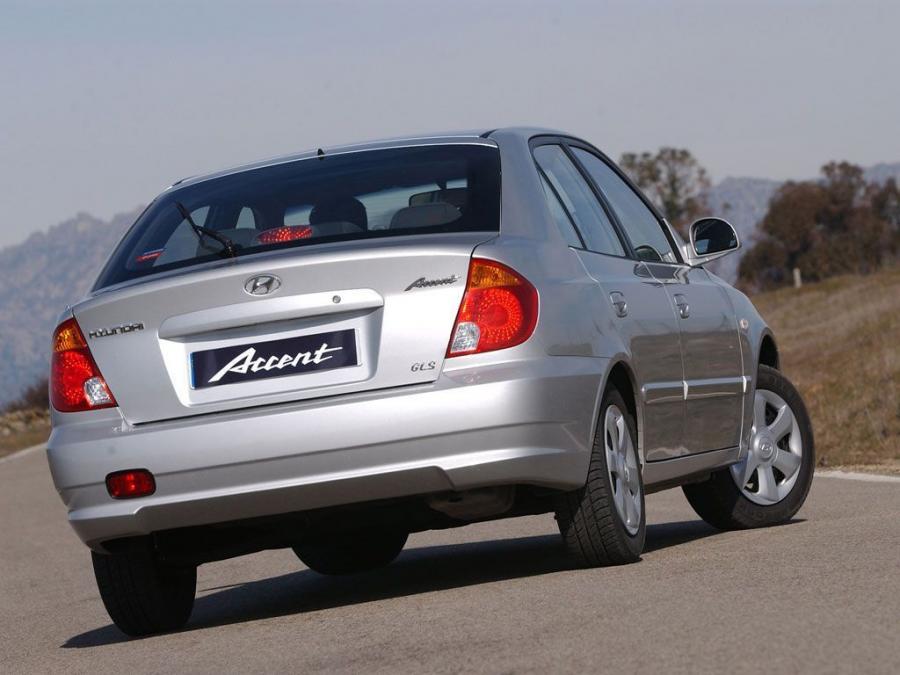  Hyundai Accent 5-Door 2003 года  (фото 18 из 21)